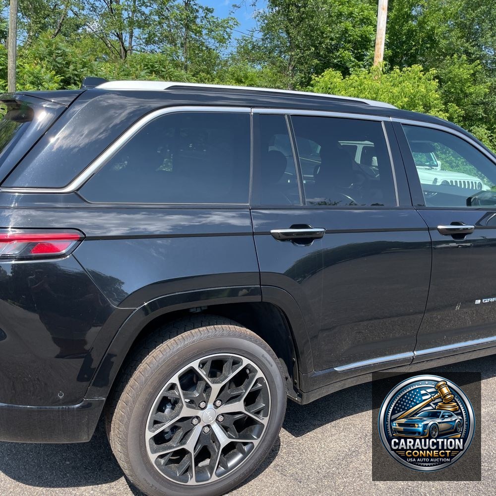2023 Jeep Grand Cherokee Summit 4XE 4D SUV 4WD