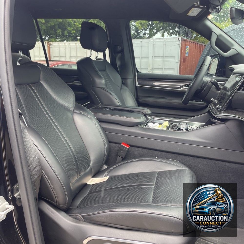 2024 Jeep Wagoneer L Base