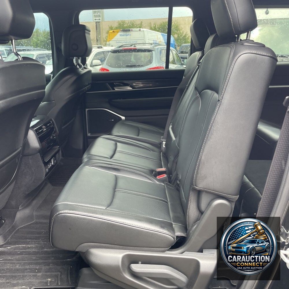 2024 Jeep Wagoneer L Base