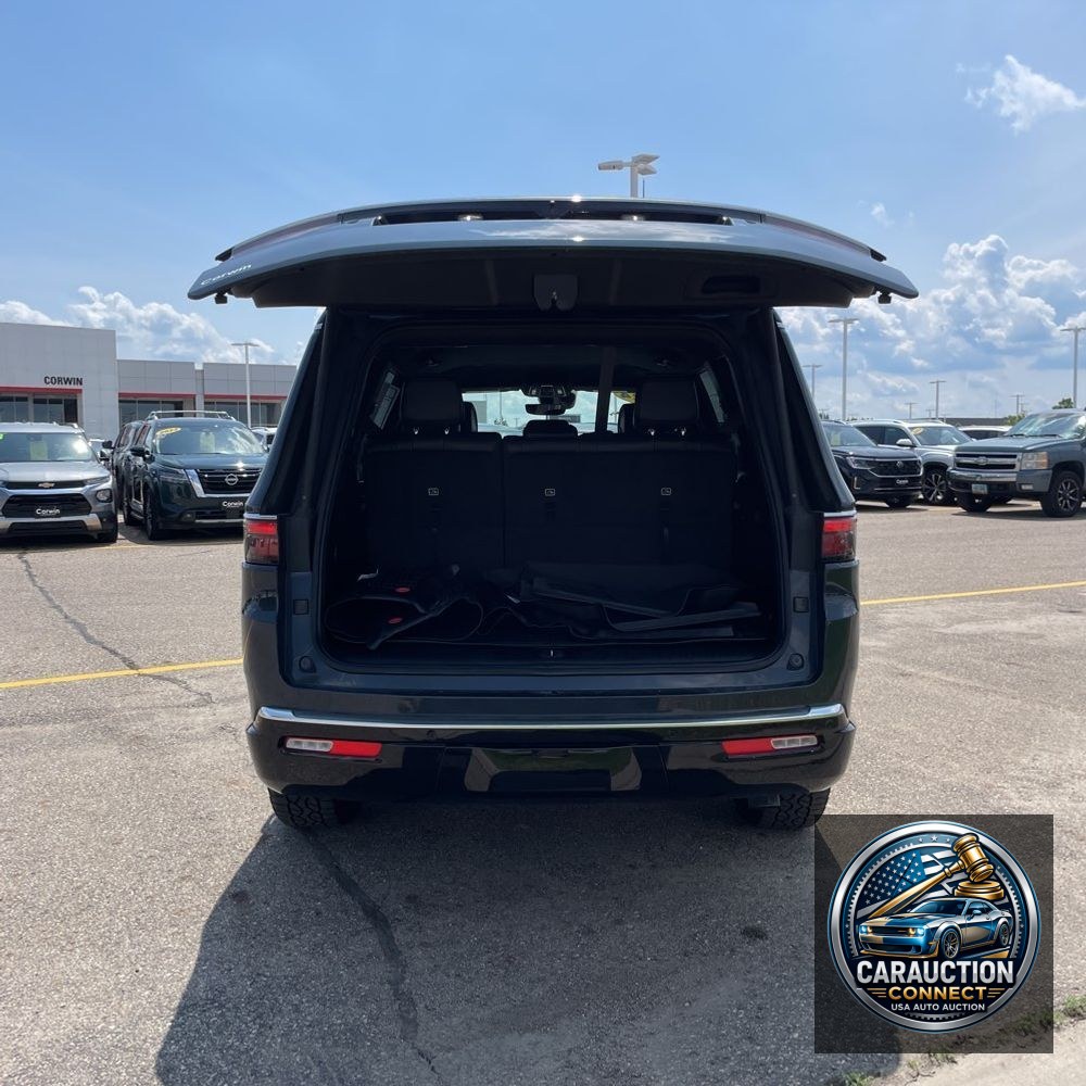 2024 Jeep Wagoneer Base