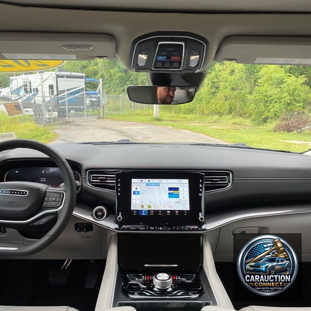 2024 Jeep Wagoneer Base