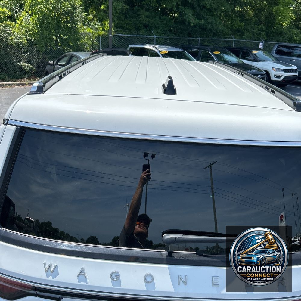 2024 Jeep Wagoneer Base