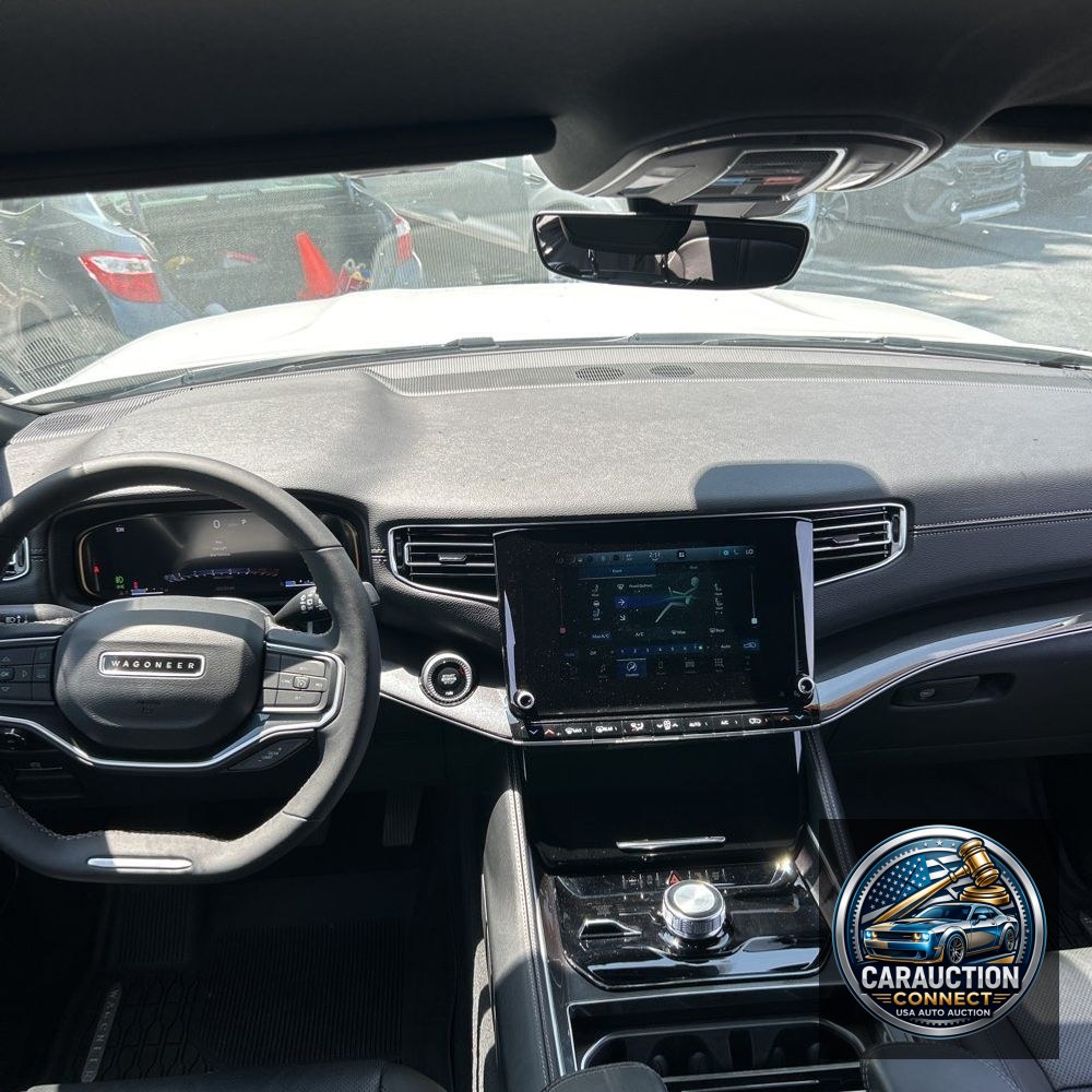 2024 Jeep Wagoneer Base