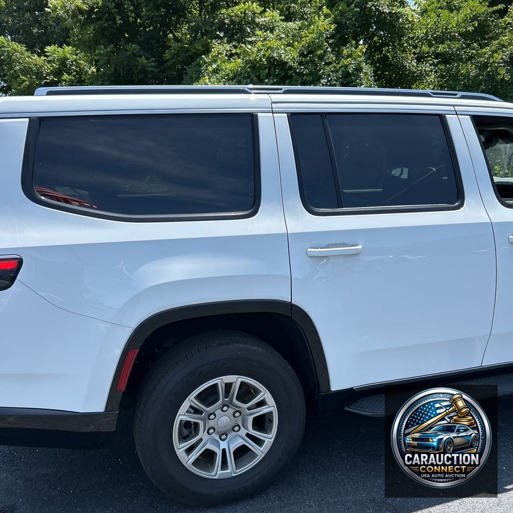 2024 Jeep Wagoneer Base