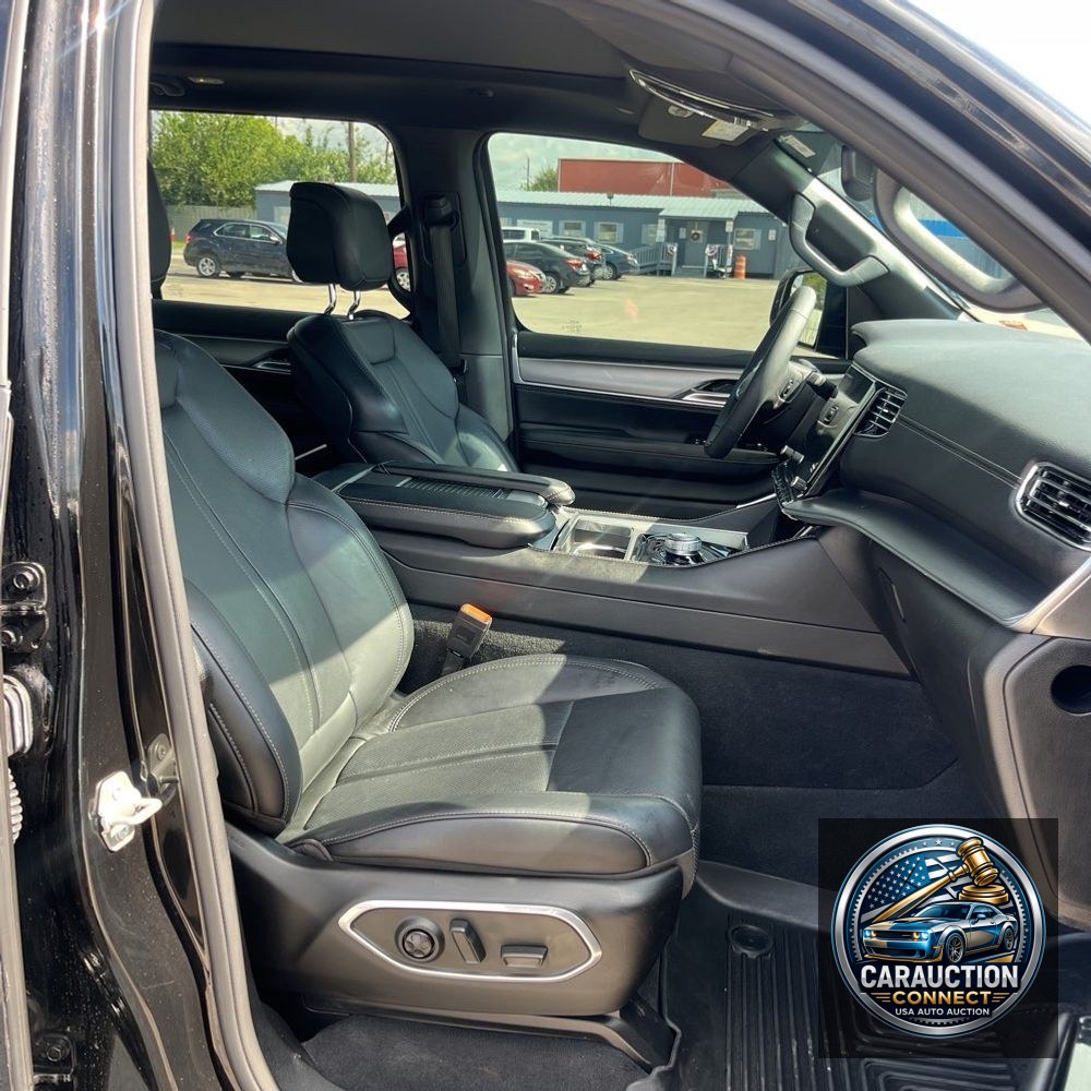 2023 Jeep Wagoneer Carbide