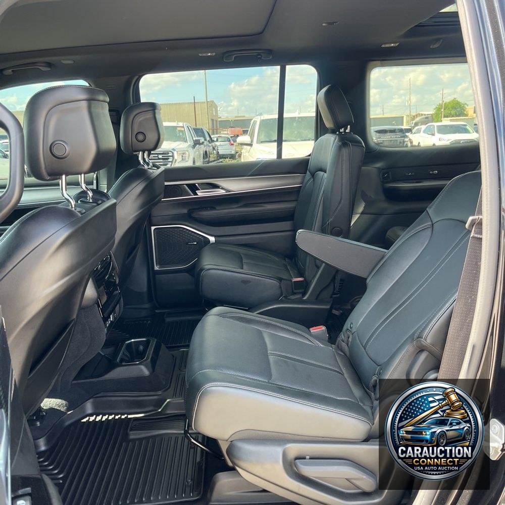 2023 Jeep Wagoneer Carbide