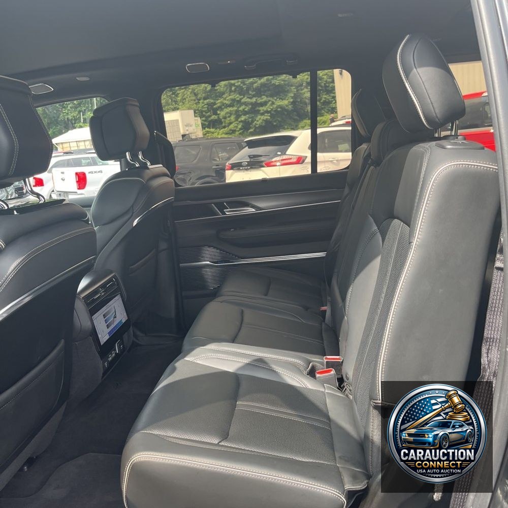 2023 Jeep Grand Wagoneer Obsidian