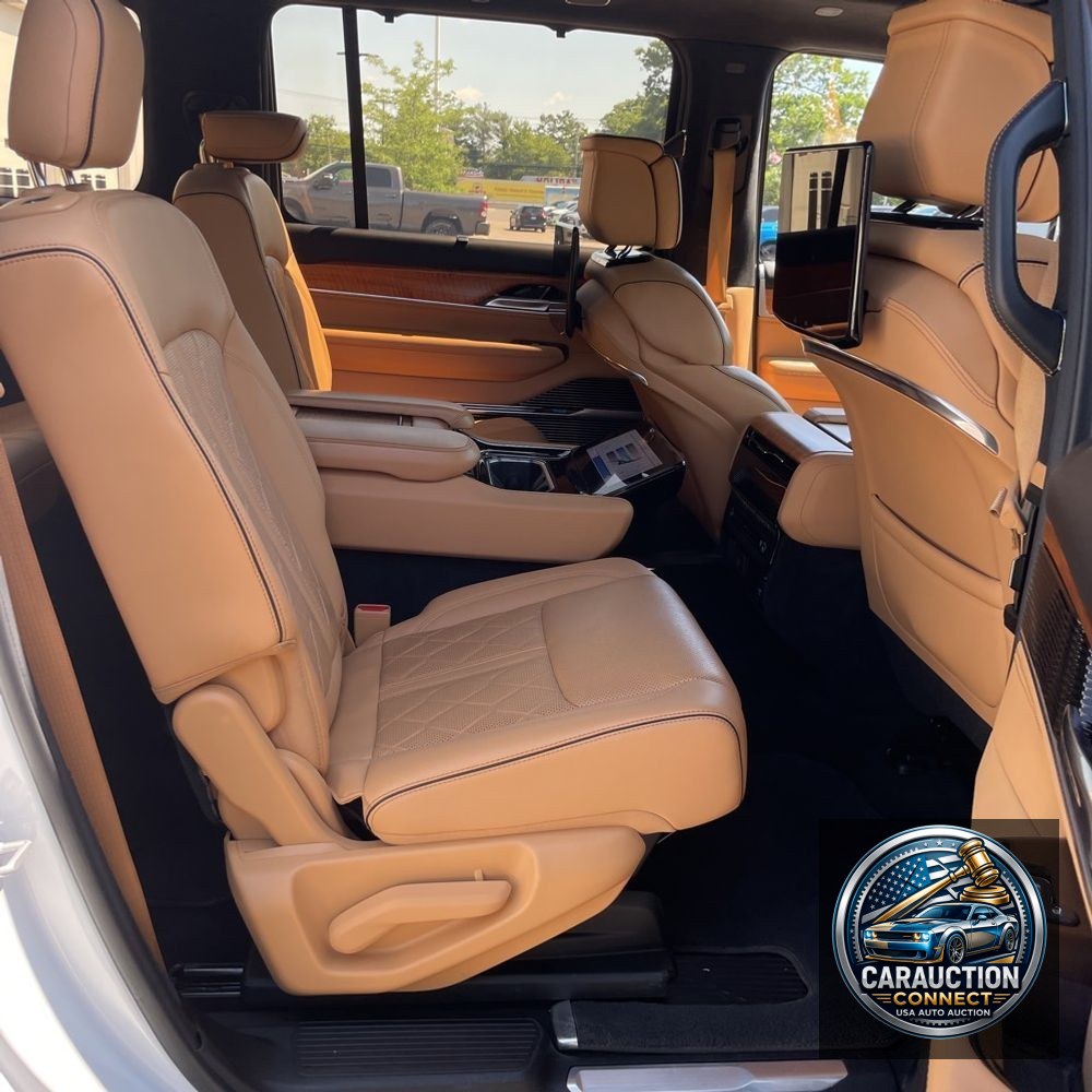 2022 Jeep Grand Wagoneer Series III