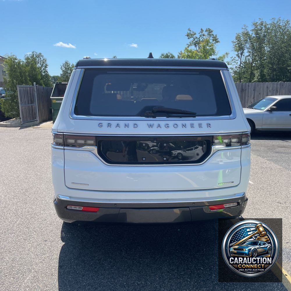 2022 Jeep Grand Wagoneer Series III