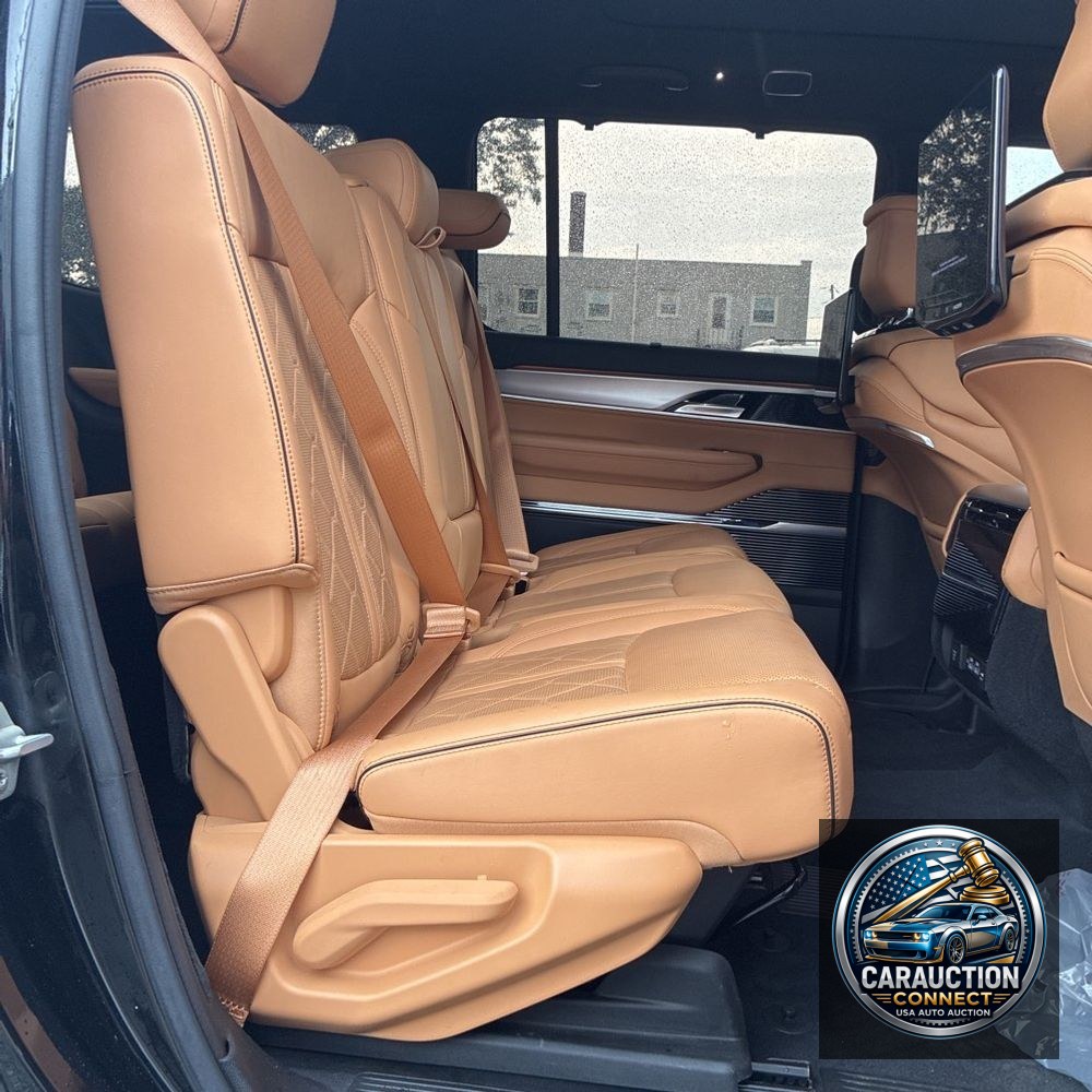 2022 Jeep Grand Wagoneer Series III