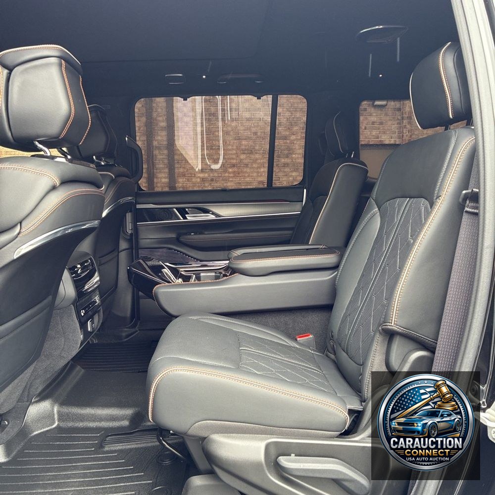 2023 Jeep Grand Wagoneer Series III Obsidian