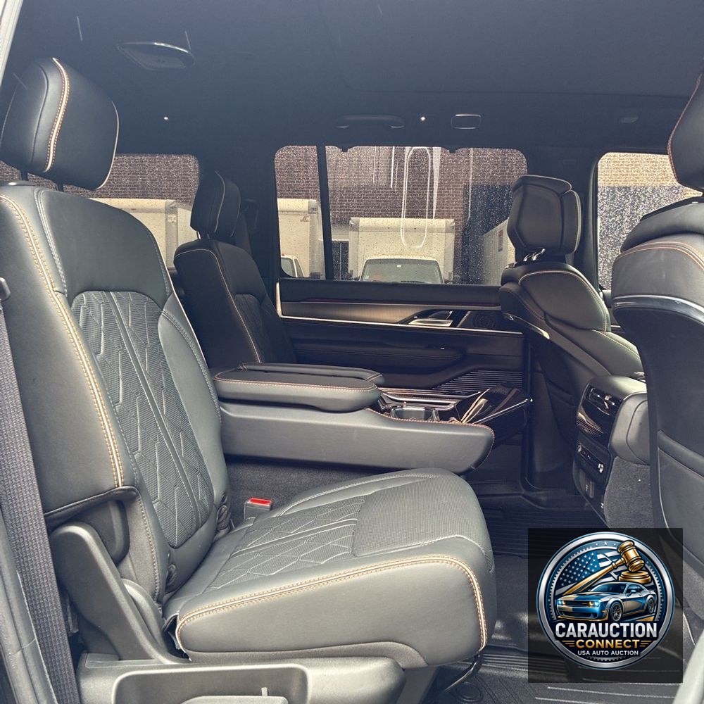 2023 Jeep Grand Wagoneer Series III Obsidian
