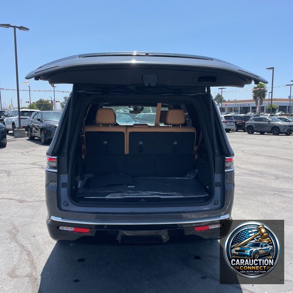 2023 Jeep Grand Wagoneer Series III