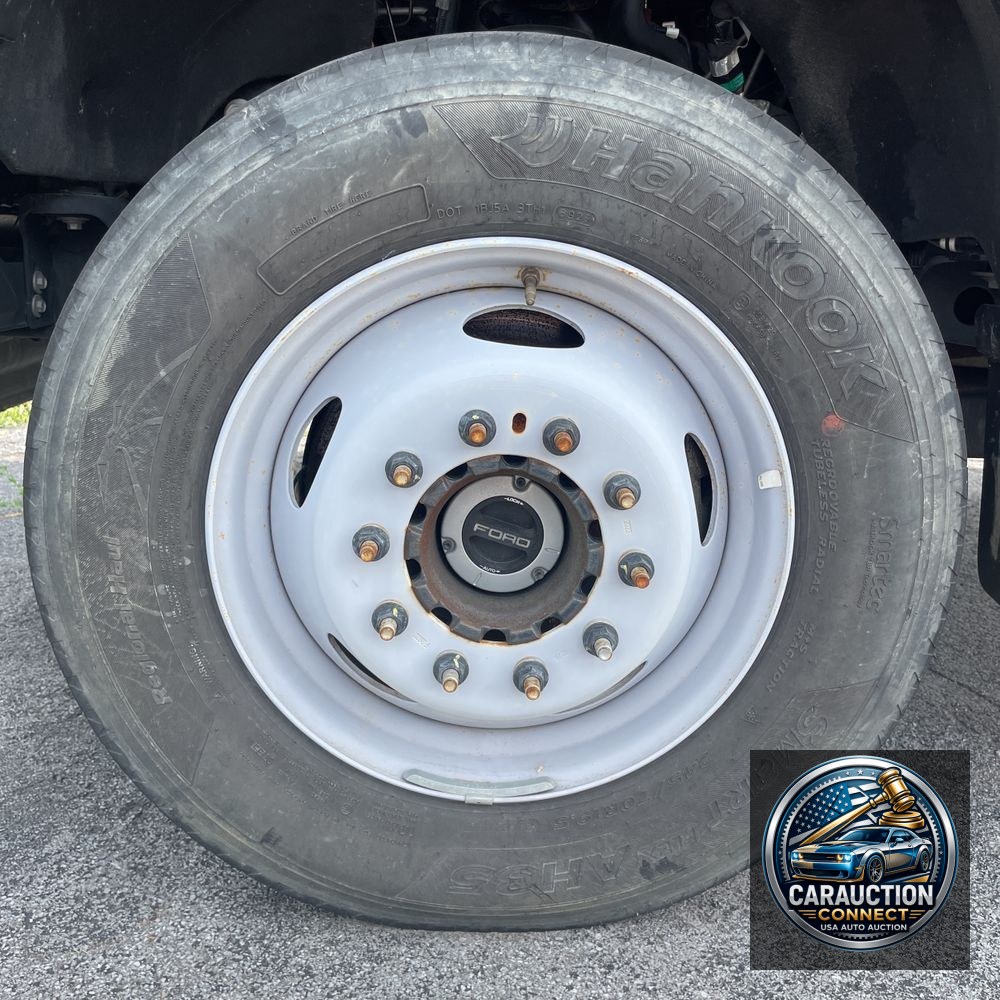 2023 Ford F600 XLT