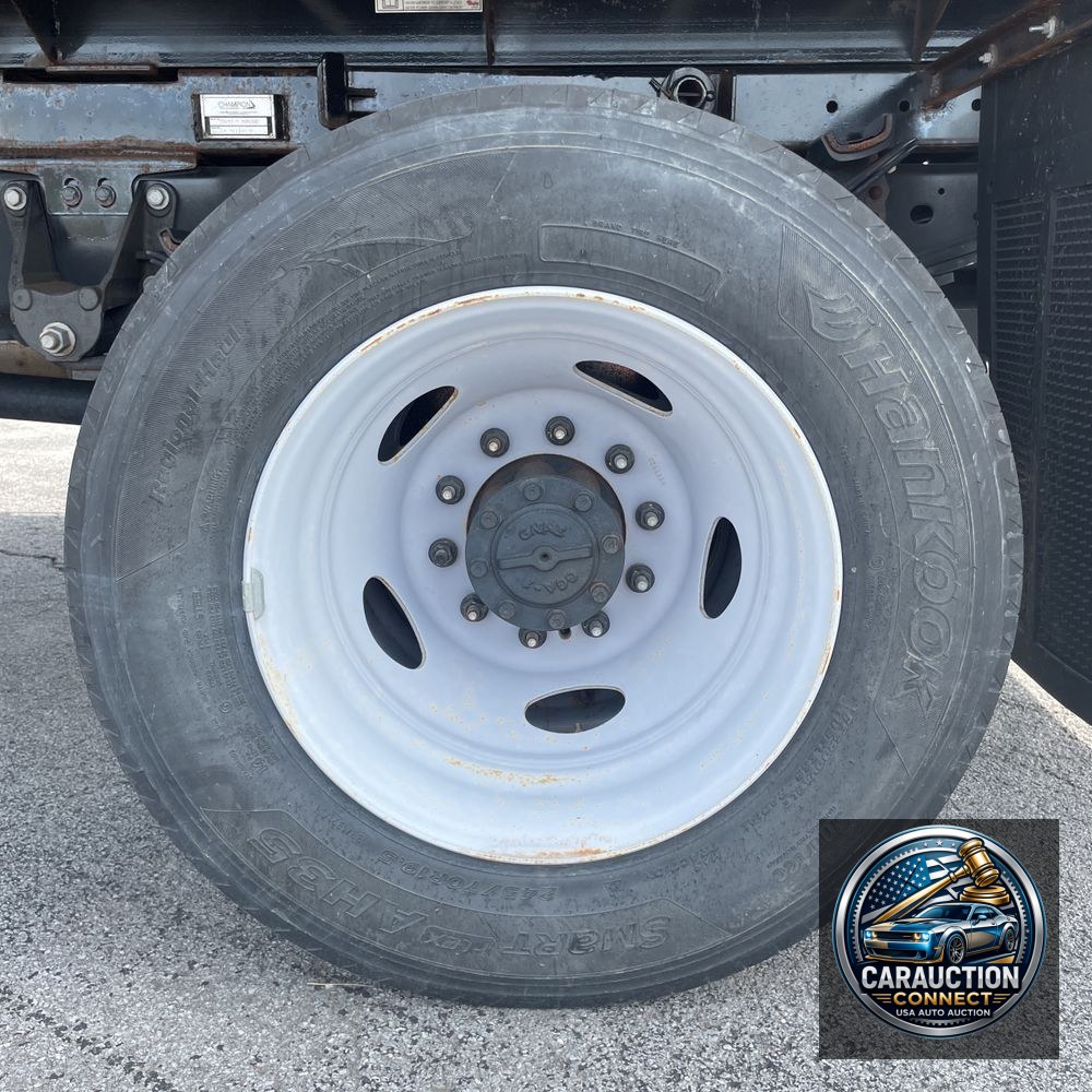 2023 Ford F600 XLT