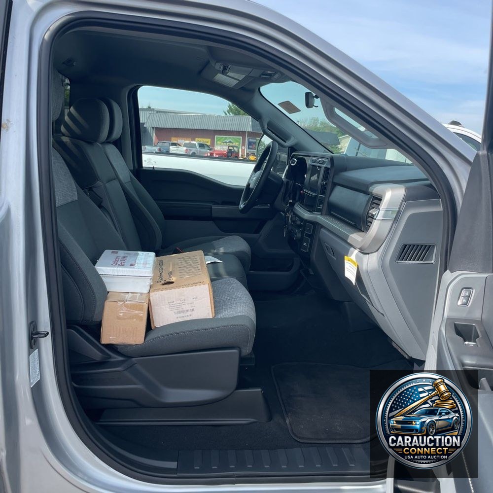 2023 Ford F600 XLT