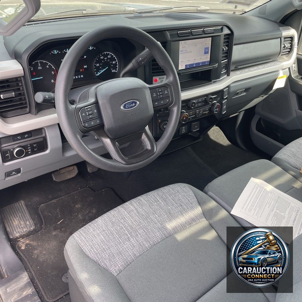 2023 Ford F600 XLT
