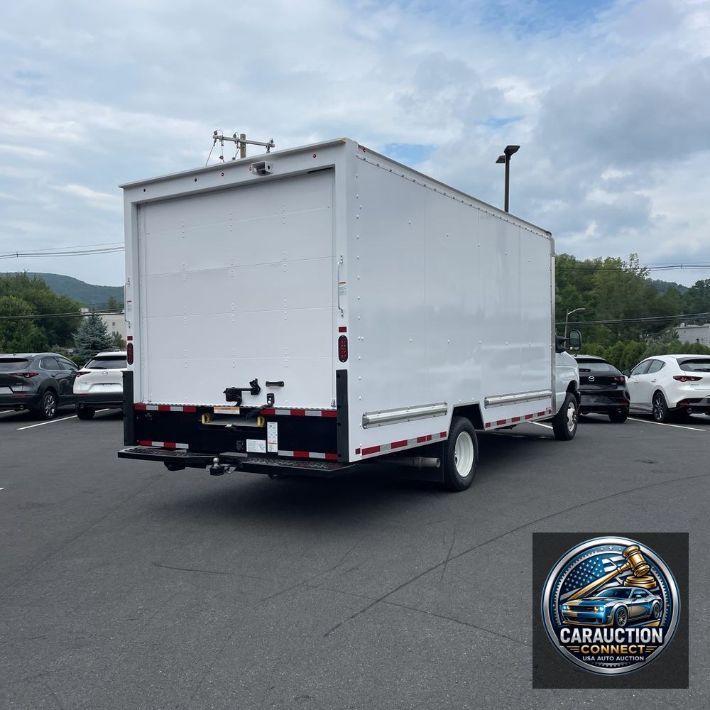 2024 Ford E-Series E-350 SD