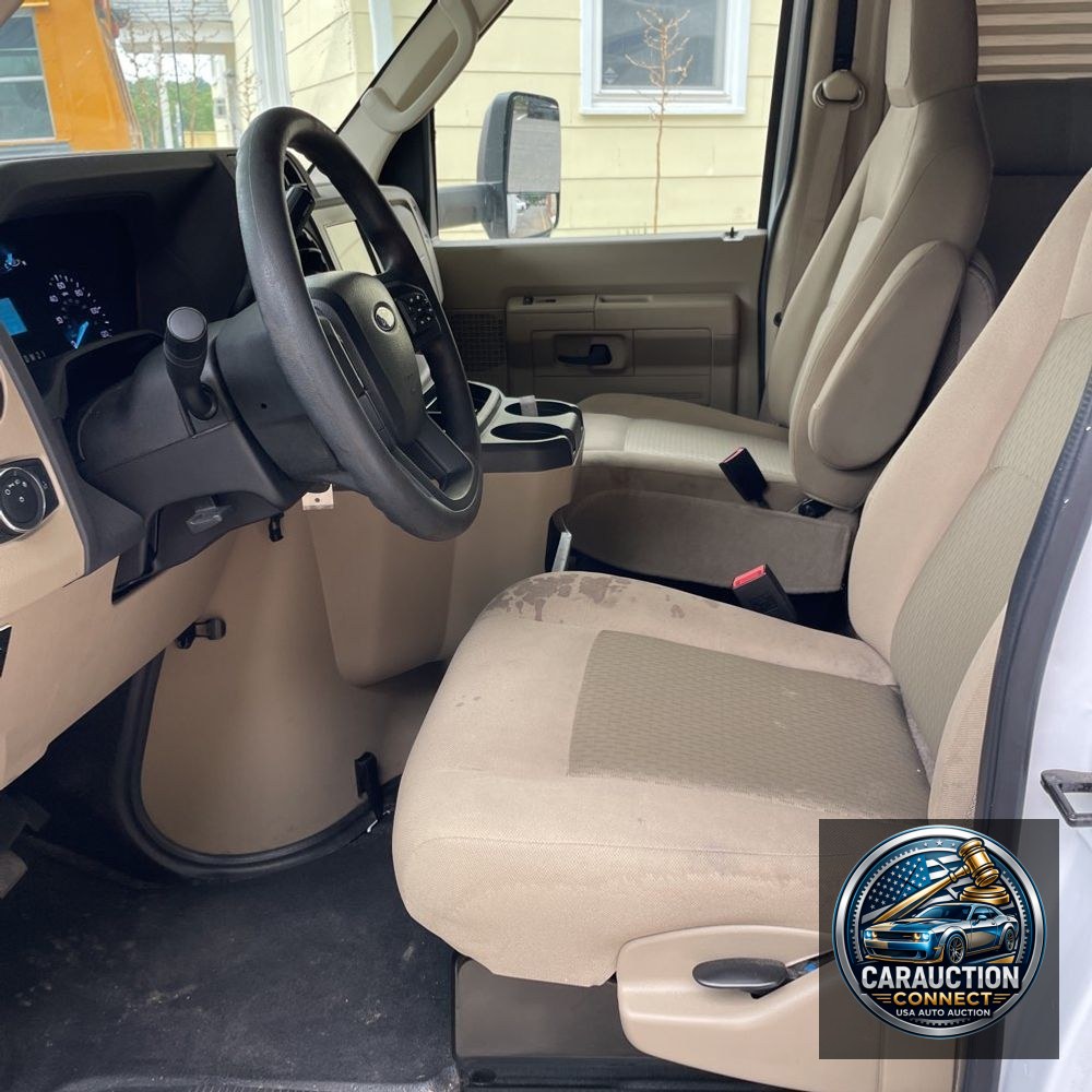 2023 Ford E-Series E-450 SD