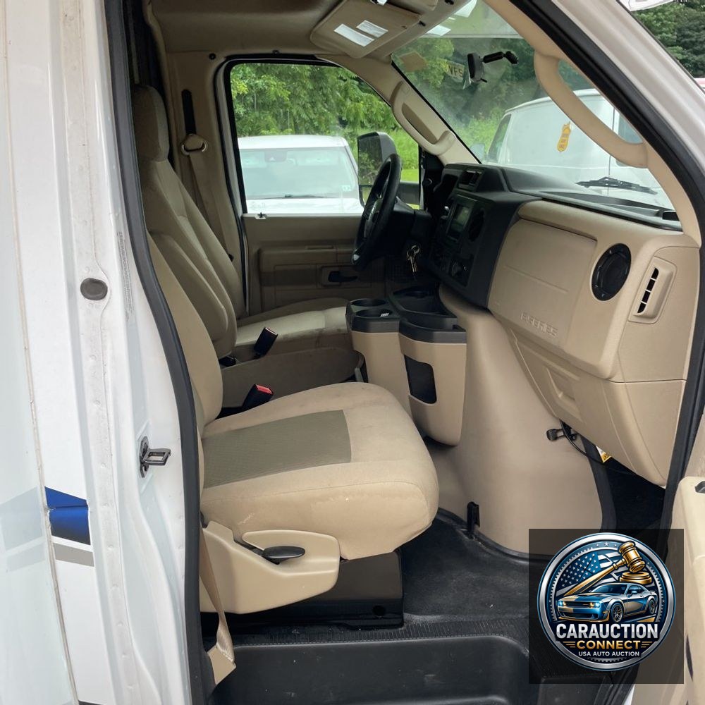 2023 Ford E-Series E-450 SD