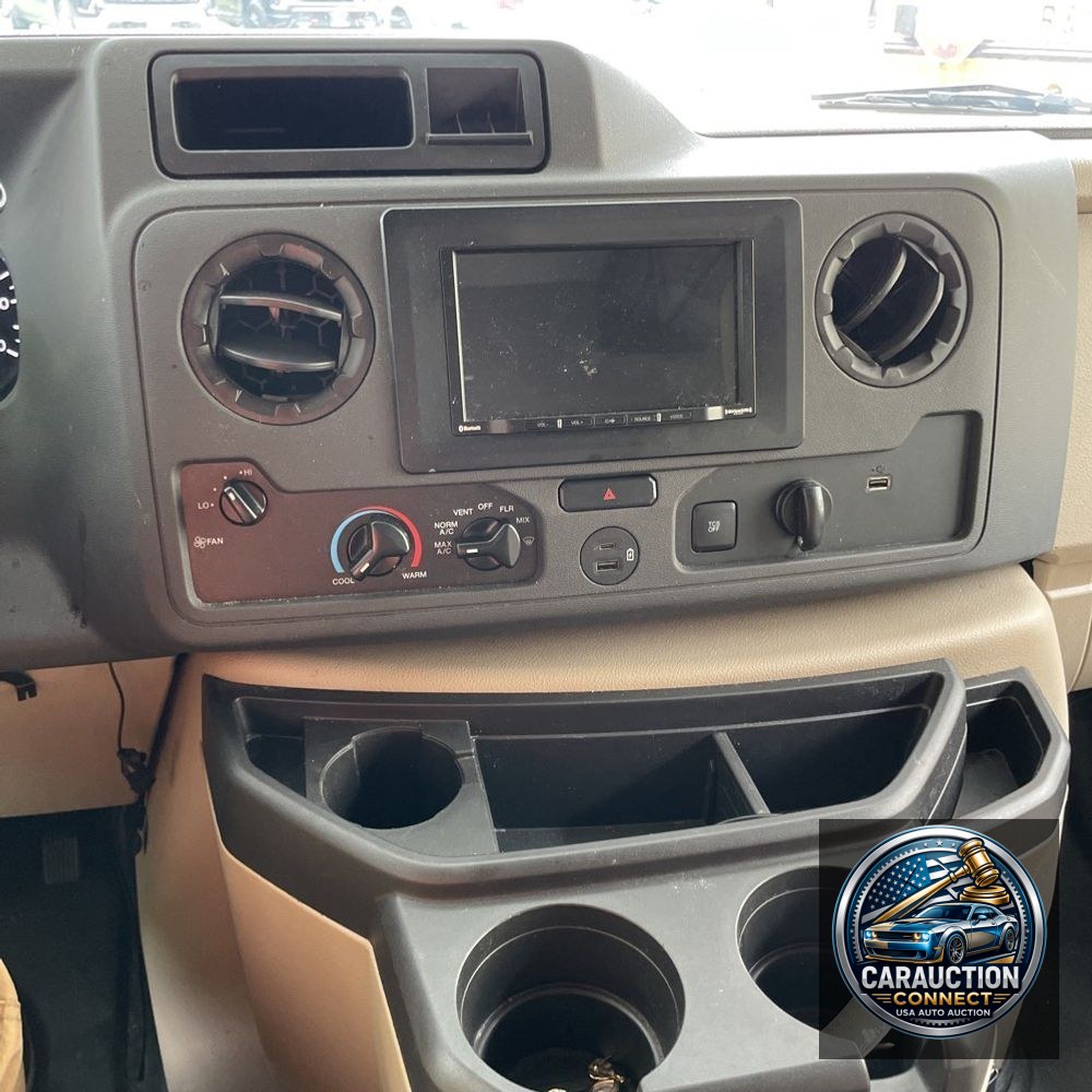 2023 Ford E-Series E-450 SD