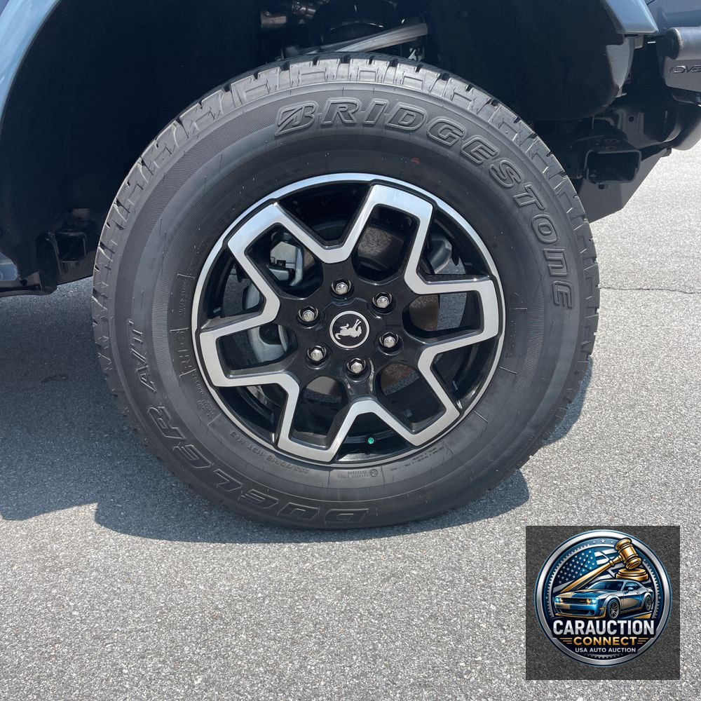 2024 Ford Bronco Outer Banks