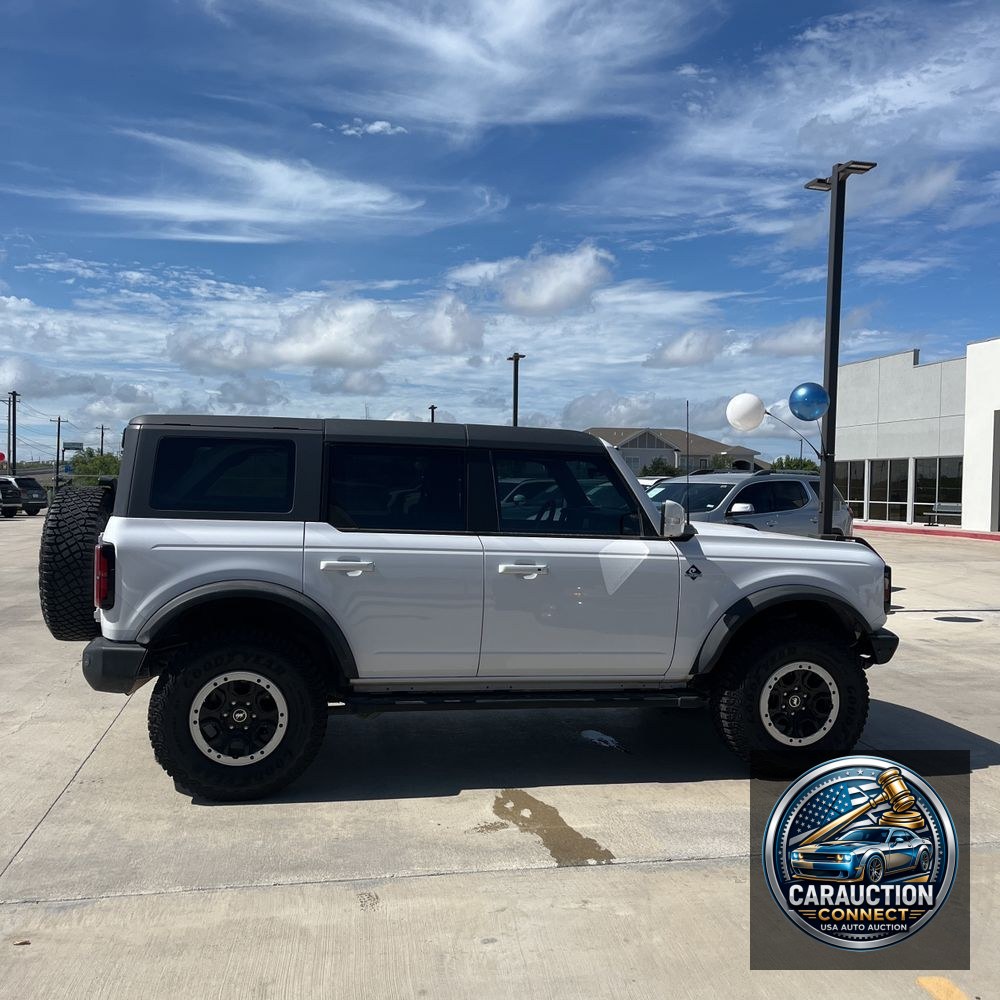 2024 Ford Bronco Outer Banks