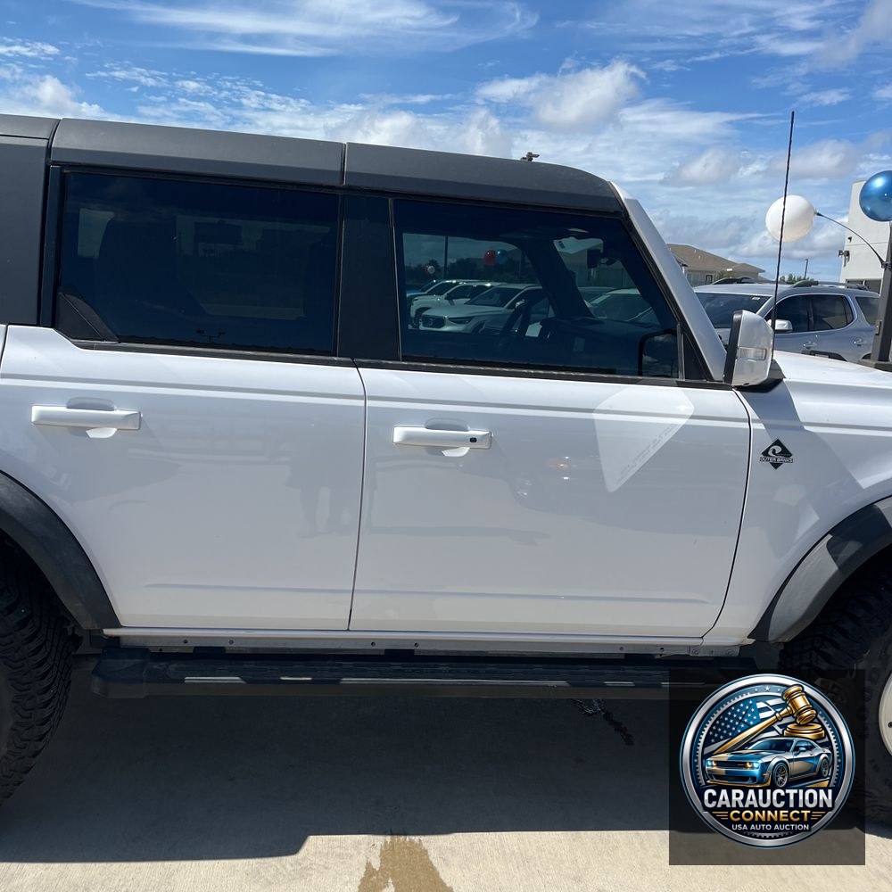 2024 Ford Bronco Outer Banks