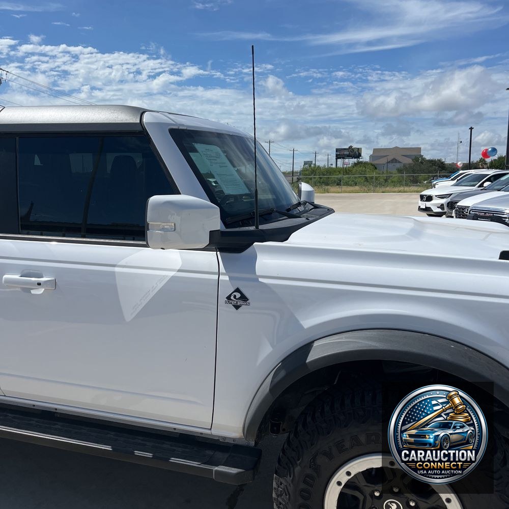 2024 Ford Bronco Outer Banks