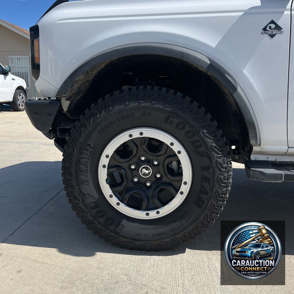 2024 Ford Bronco Outer Banks