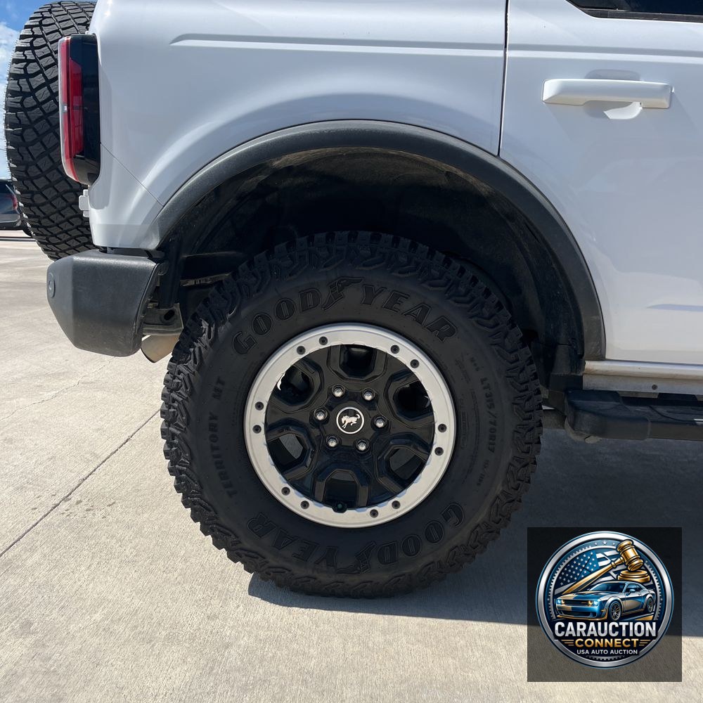 2024 Ford Bronco Outer Banks