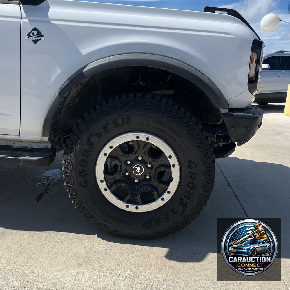 2024 Ford Bronco Outer Banks