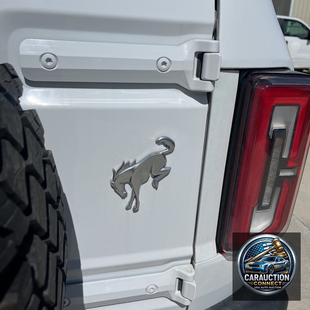 2024 Ford Bronco Outer Banks