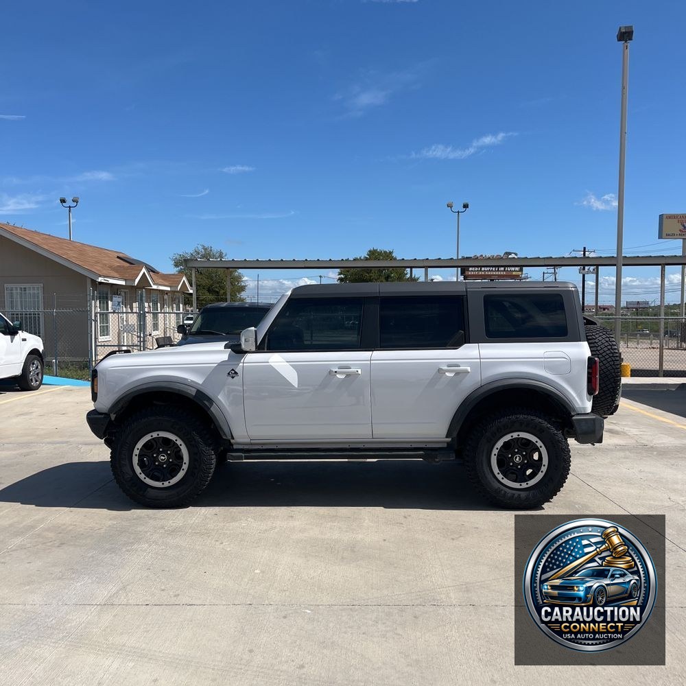 2024 Ford Bronco Outer Banks