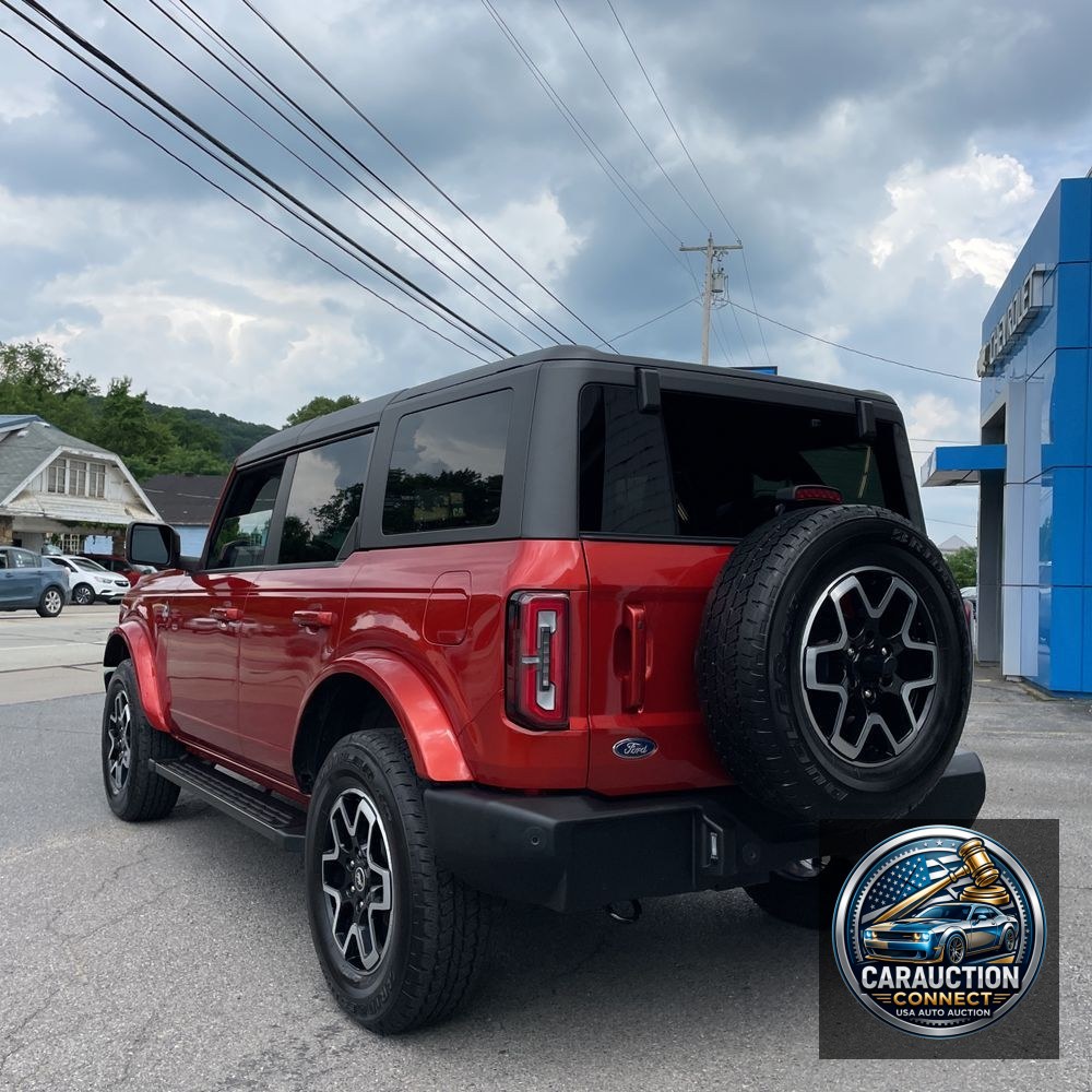 2024 Ford Bronco Outer Banks
