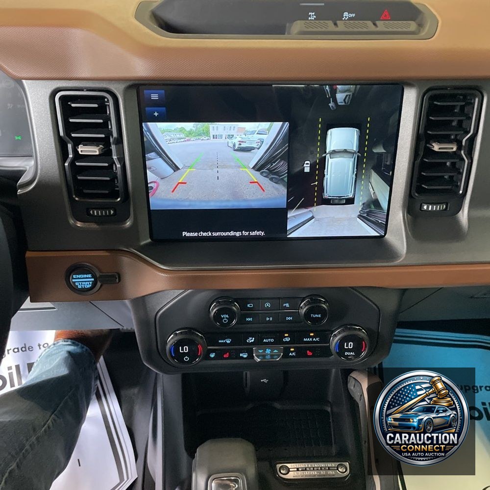 2024 Ford Bronco Outer Banks