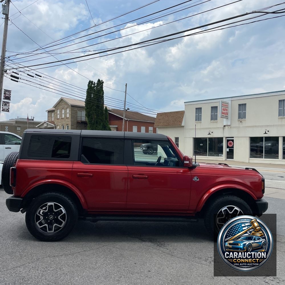 2024 Ford Bronco Outer Banks