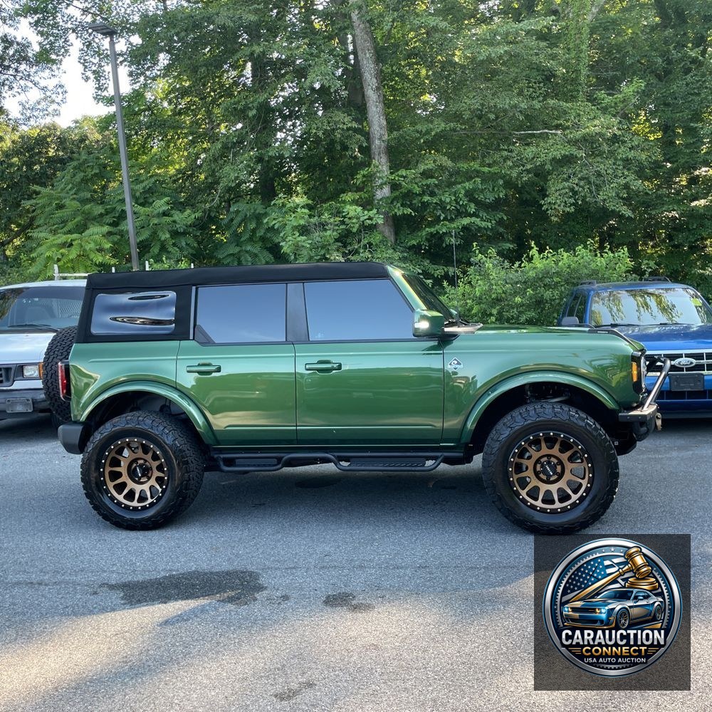 2024 Ford Bronco Outer Banks