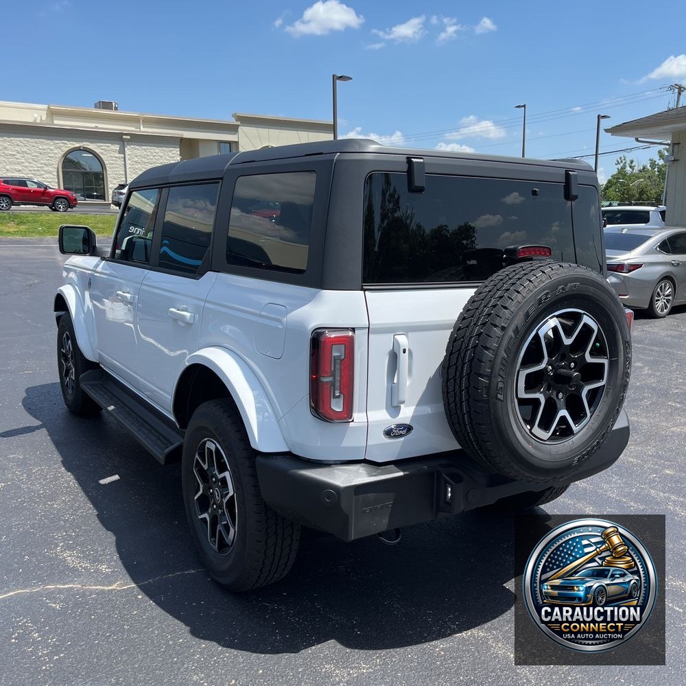 2025 Ford Bronco Outer Banks