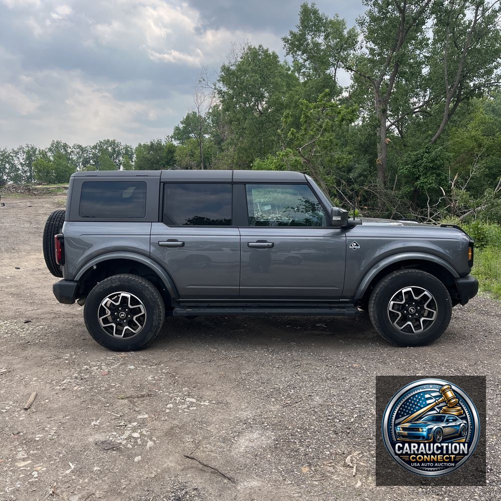2024 Ford Bronco Outer Banks