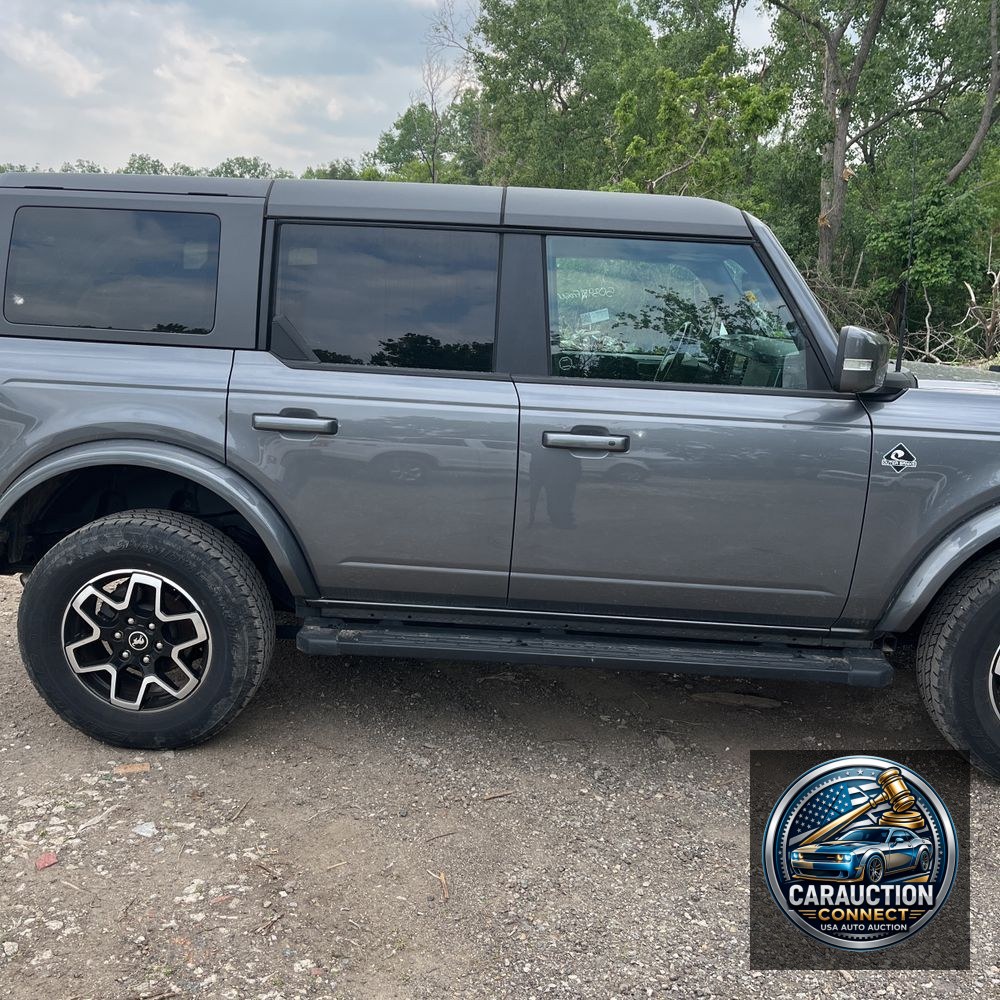 2024 Ford Bronco Outer Banks
