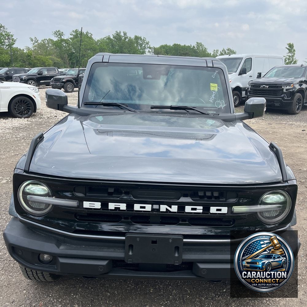 2024 Ford Bronco Outer Banks