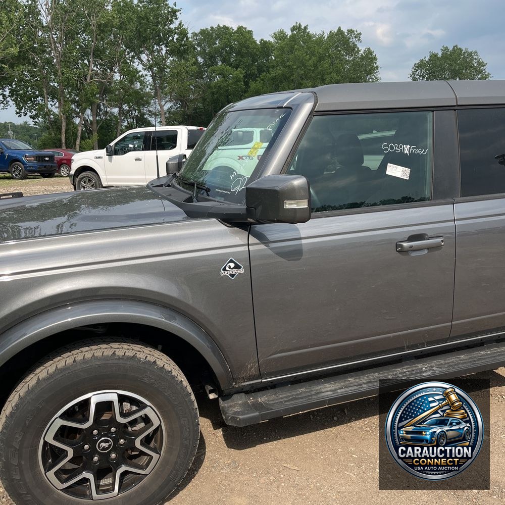 2024 Ford Bronco Outer Banks