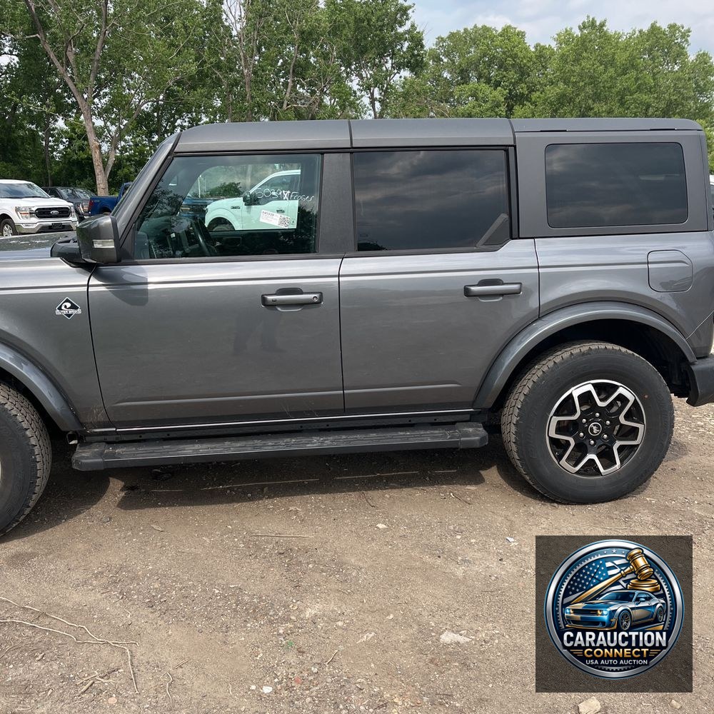 2024 Ford Bronco Outer Banks