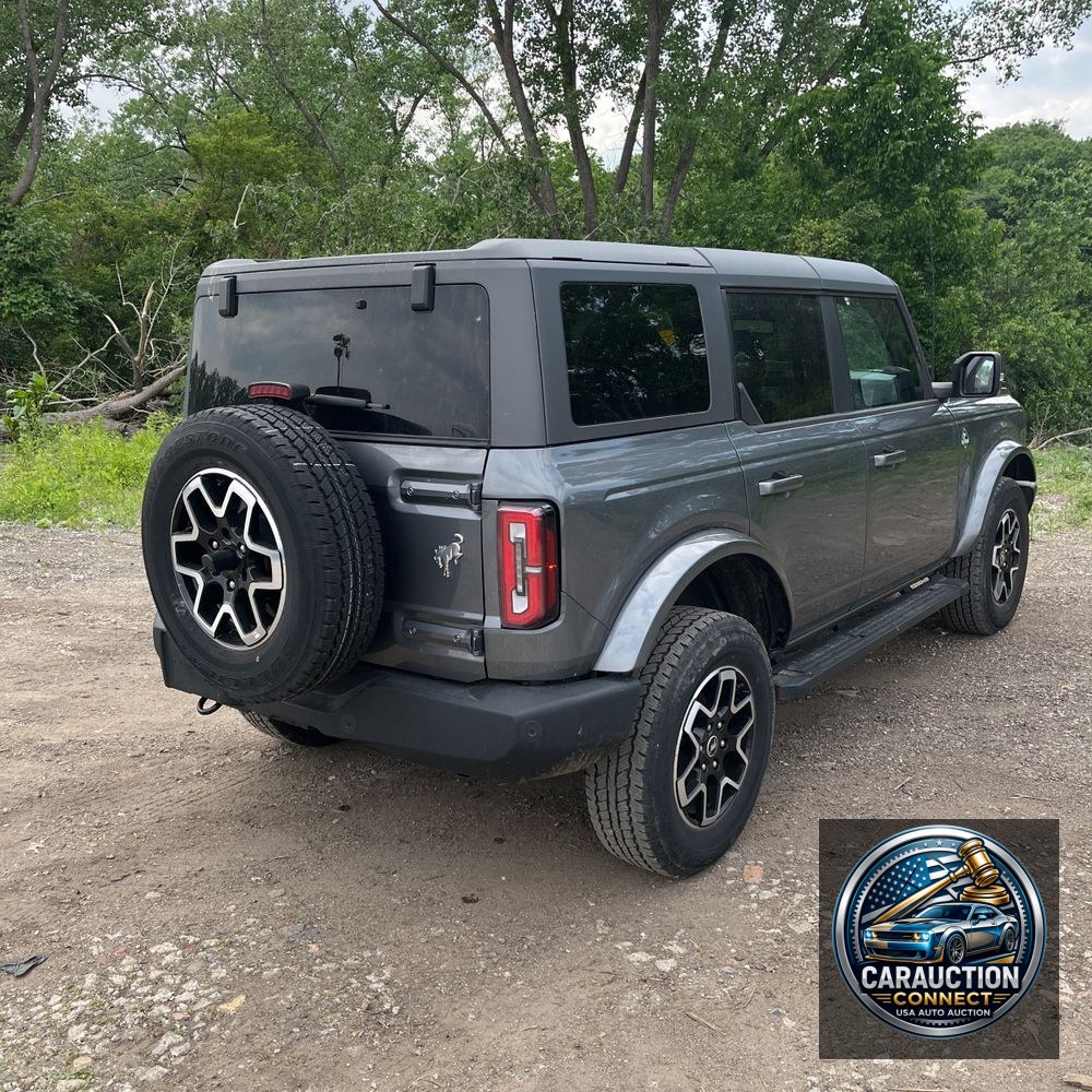 2024 Ford Bronco Outer Banks
