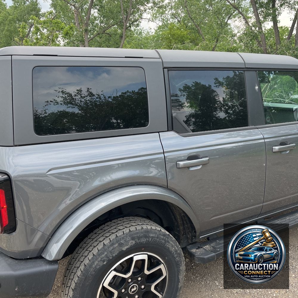 2024 Ford Bronco Outer Banks