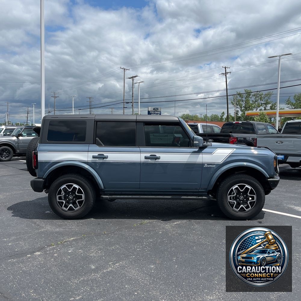 2024 Ford Bronco Outer Banks