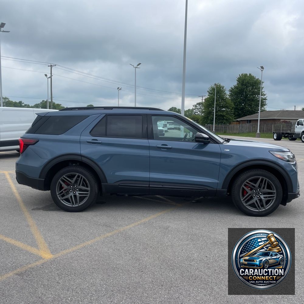 2025 Ford Explorer ST-Line