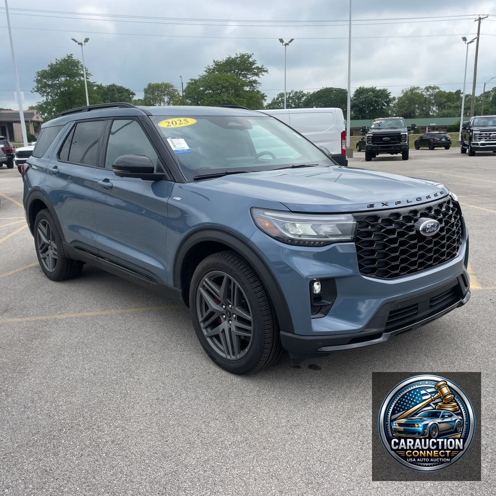 2025 Ford Explorer ST-Line