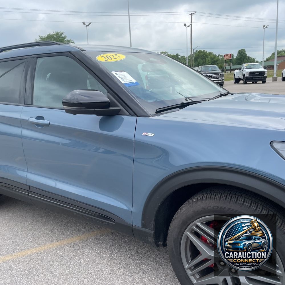 2025 Ford Explorer ST-Line